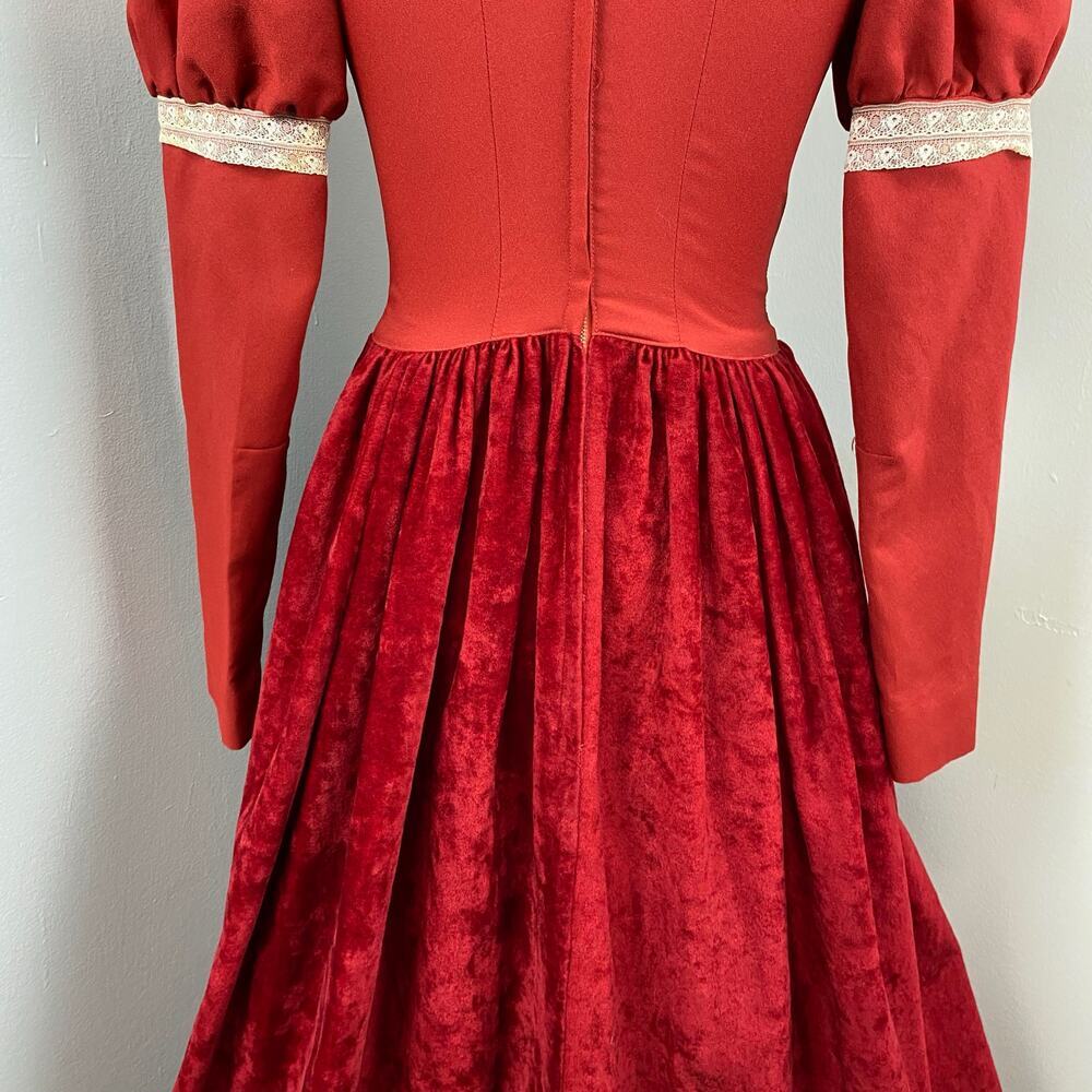 Vintage Victorian Red Velvet Gown Medieval Renaissance Dress XS - Picture 6 of 12